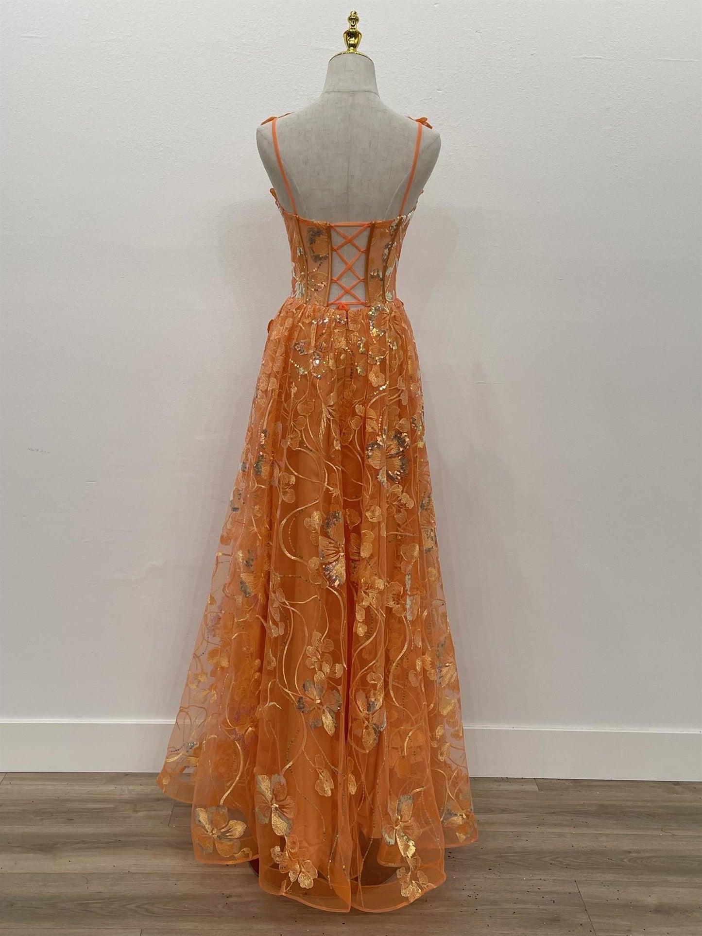 Floral Embroidered Lace-Up Prom Dress_NX T1327