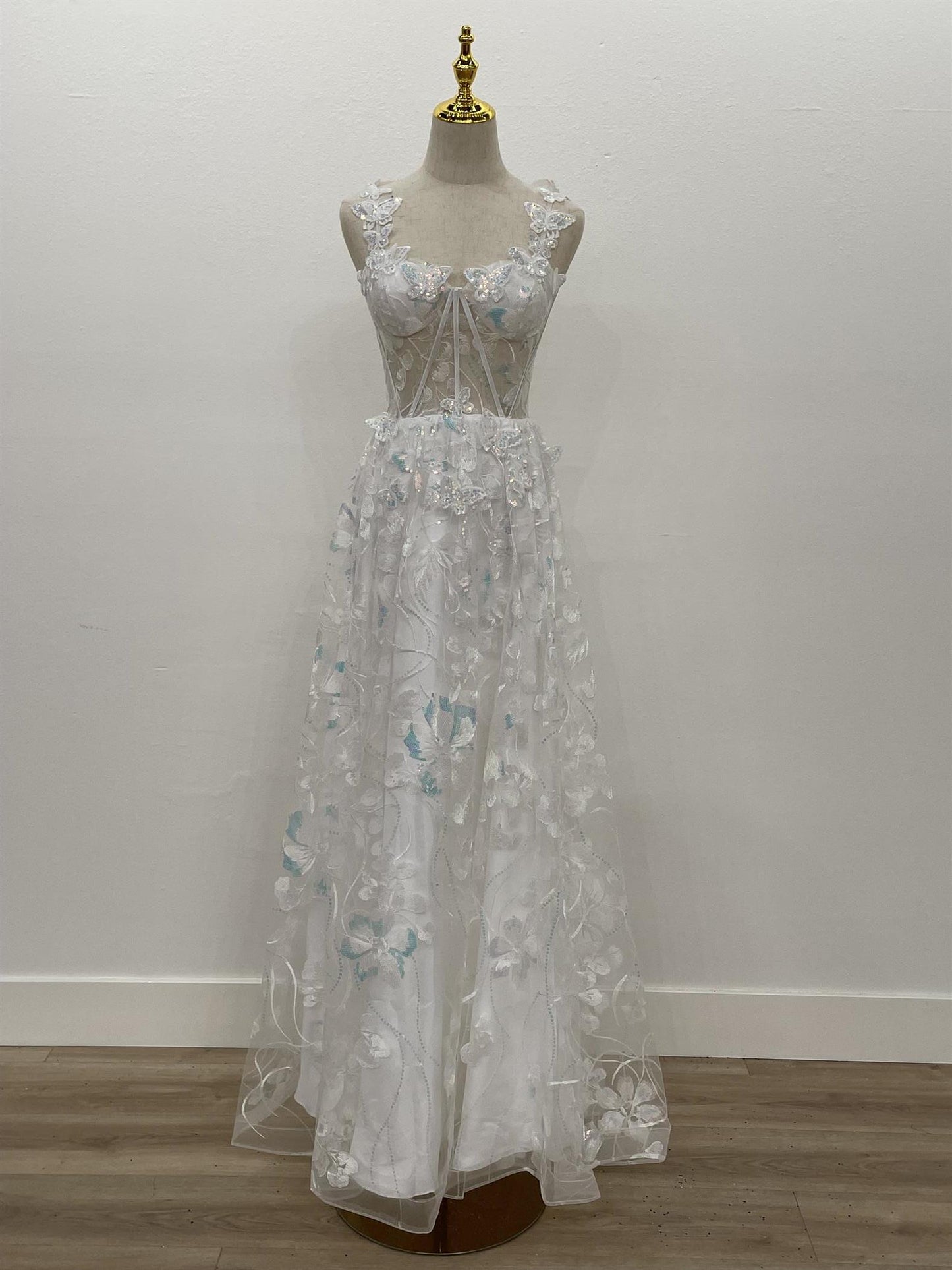 Floral Embroidered Lace-Up Prom Dress_NX T1327