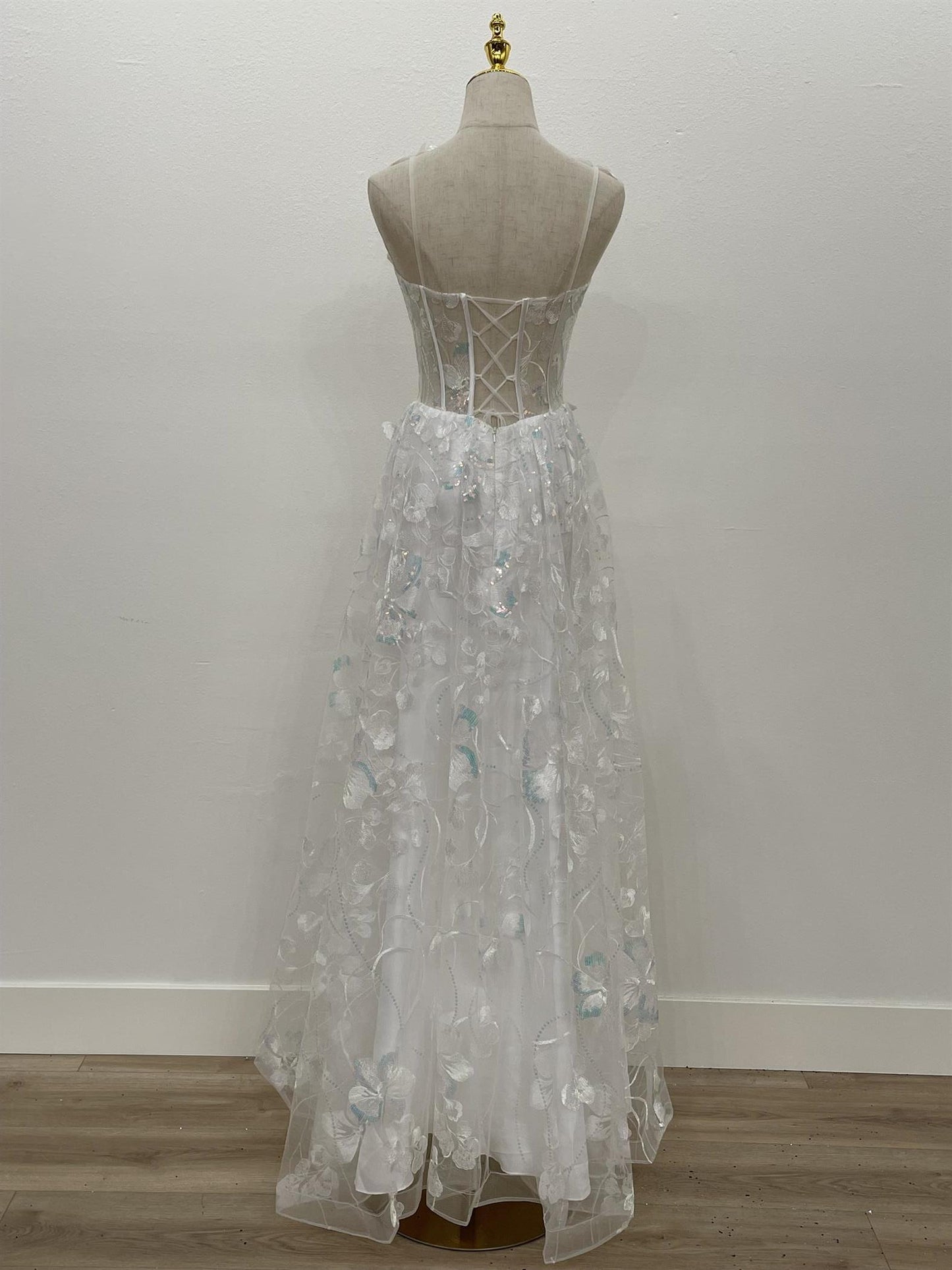 Floral Embroidered Lace-Up Prom Dress_NX T1327
