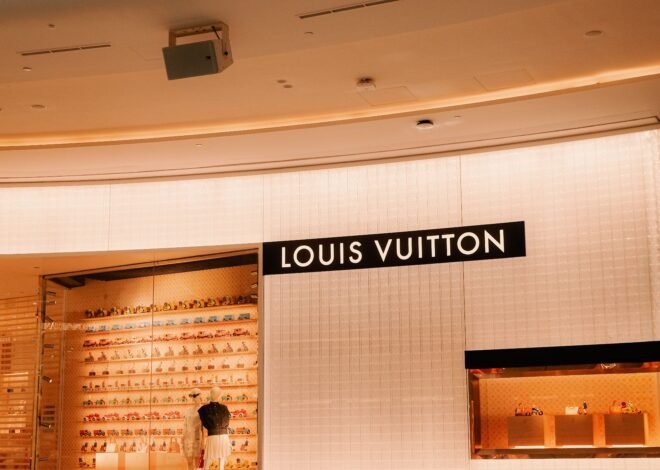 Louis Vuitton: The Illustrated World of a Fashion Icon