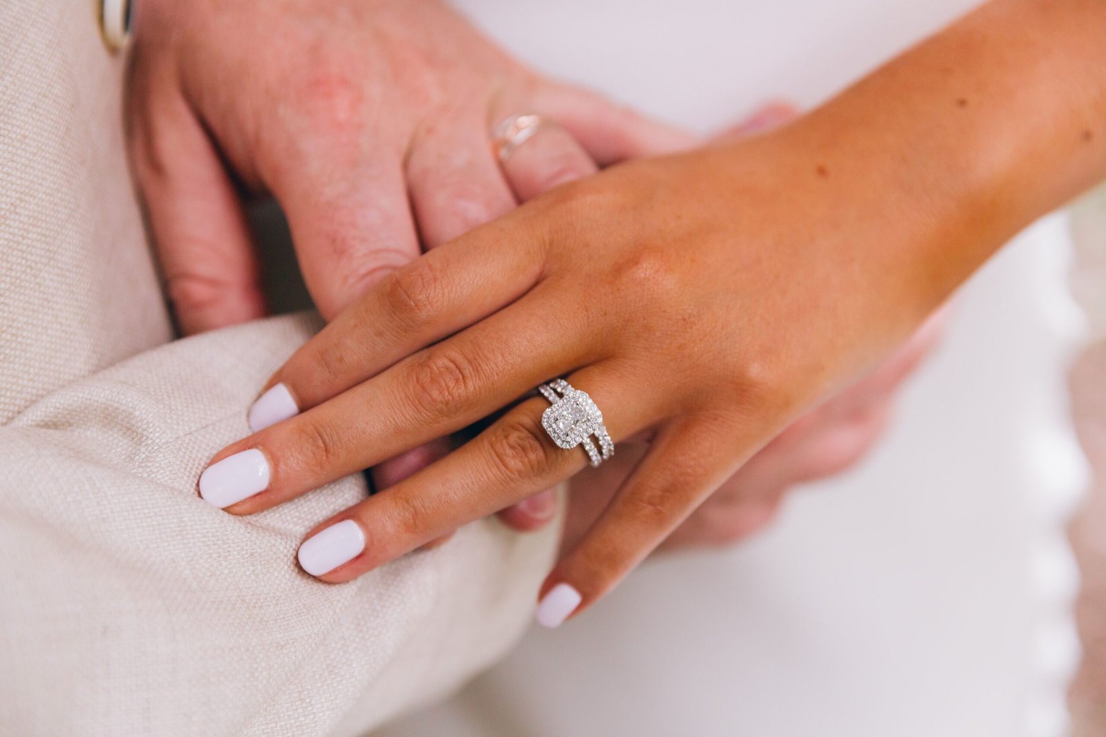 Hailey Bieber Engagement Ring — Full Story, Design & Details